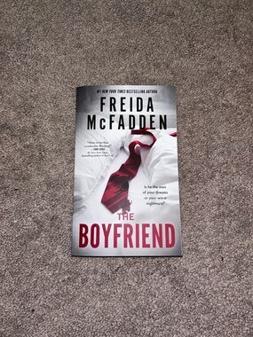 Freida McFadden "The Boyfriend" Paperback